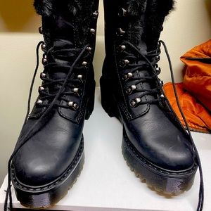 Doc martens fur lined Leona